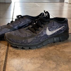 Nike Free 5.0 tennis shoes